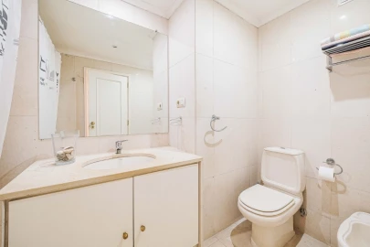 Apartamento T3 para Venda em Carcavelos e Parede
