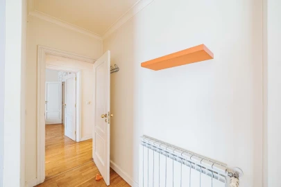 Apartamento T3 para Venda em Carcavelos e Parede