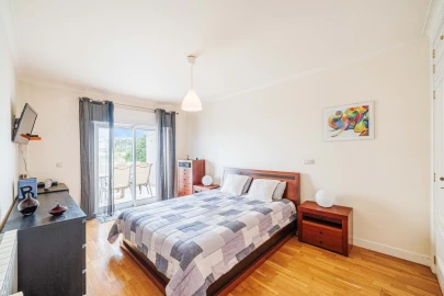 Apartamento T3 para Venda em Carcavelos e Parede