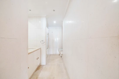 Apartamento T3 para Venda em Carcavelos e Parede