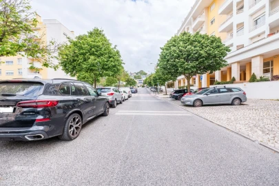 Apartamento T3 para Venda em Carcavelos e Parede