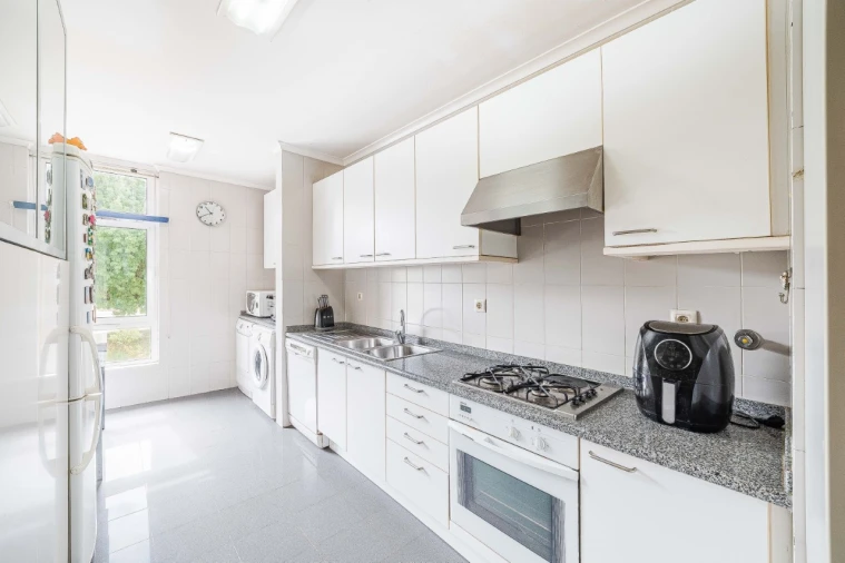 Apartamento T3 para Venda em Carcavelos e Parede Foto 2