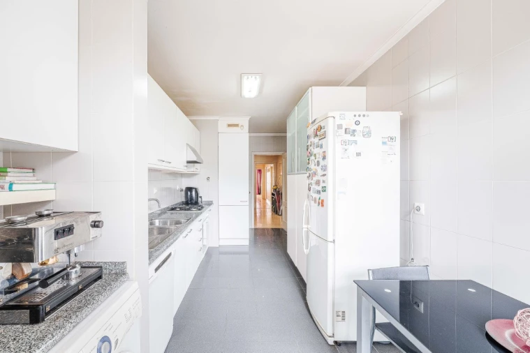 Apartamento T3 para Venda em Carcavelos e Parede Foto 6