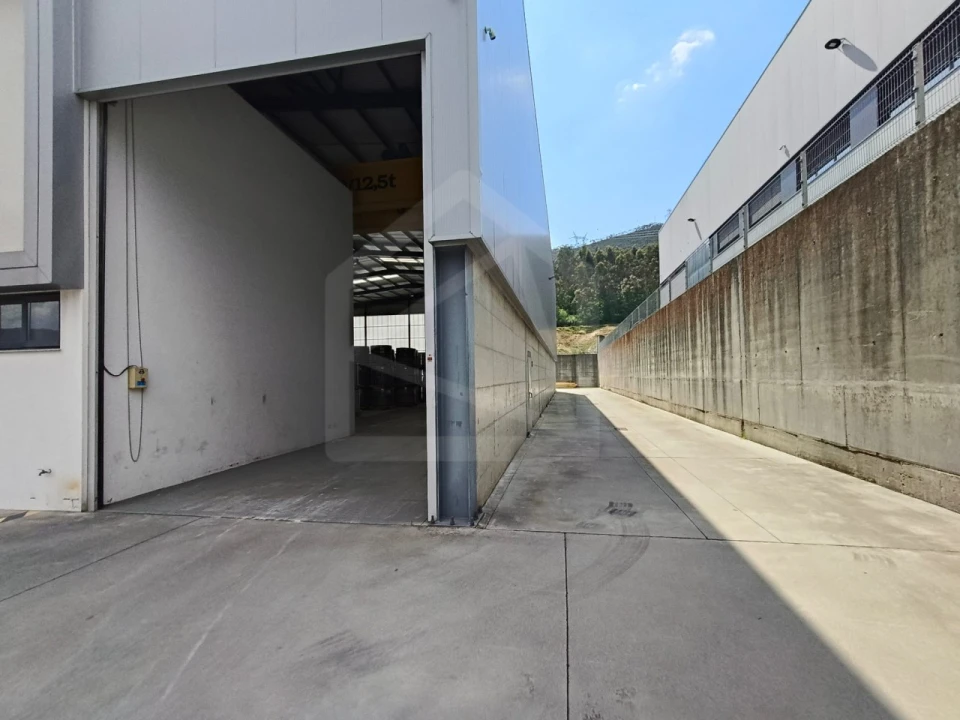 Armazém para Arrendamento em Vila Chã, Codal e Vila Cova de Perrinho Foto 13