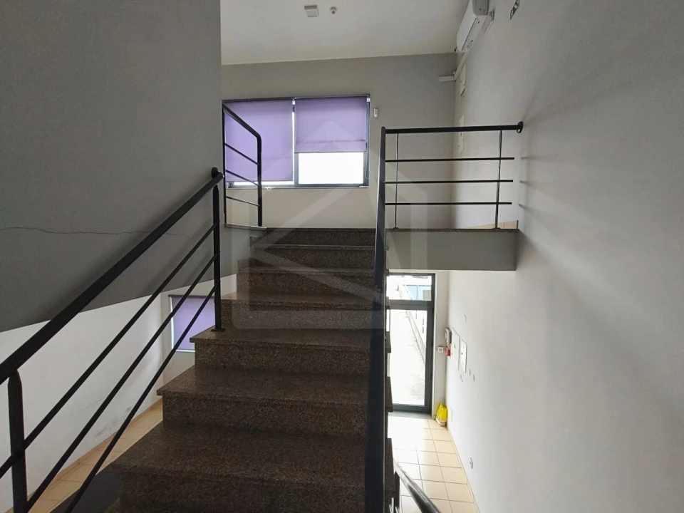 Armazém para Arrendamento em Vila Chã, Codal e Vila Cova de Perrinho Foto 25