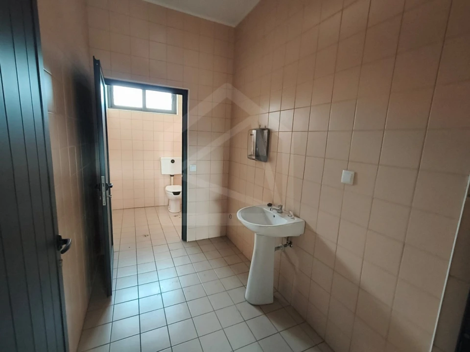Armazém para Arrendamento em Vila Chã, Codal e Vila Cova de Perrinho Foto 34