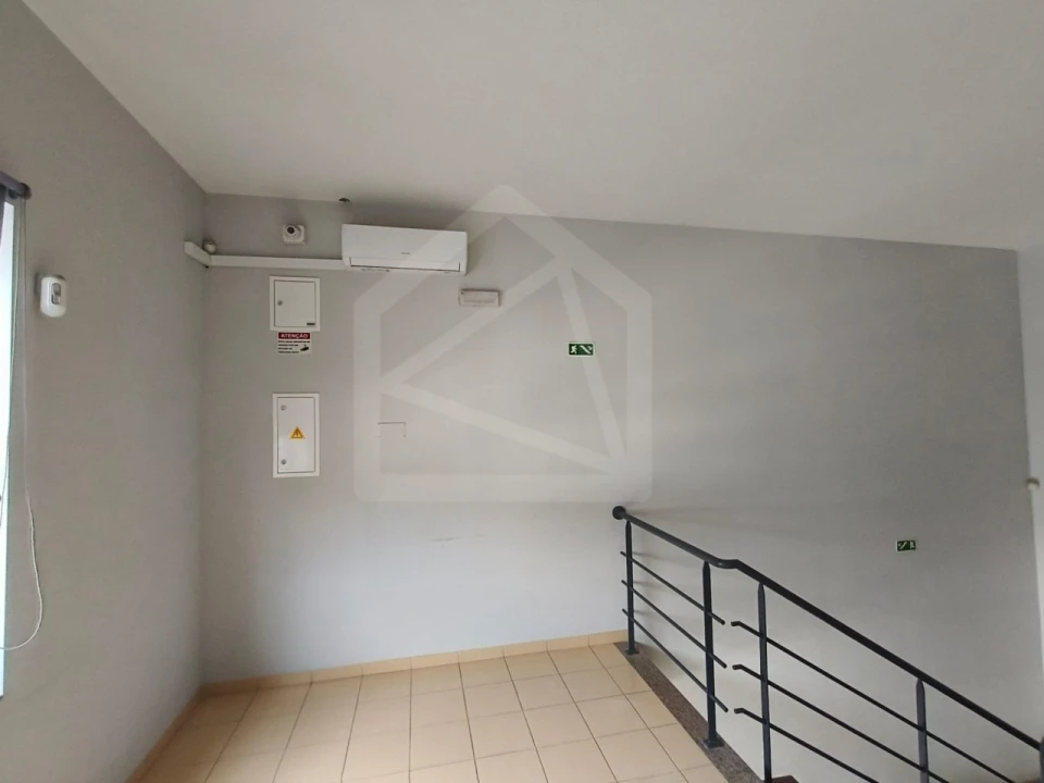 Armazém para Arrendamento em Vila Chã, Codal e Vila Cova de Perrinho Foto 26