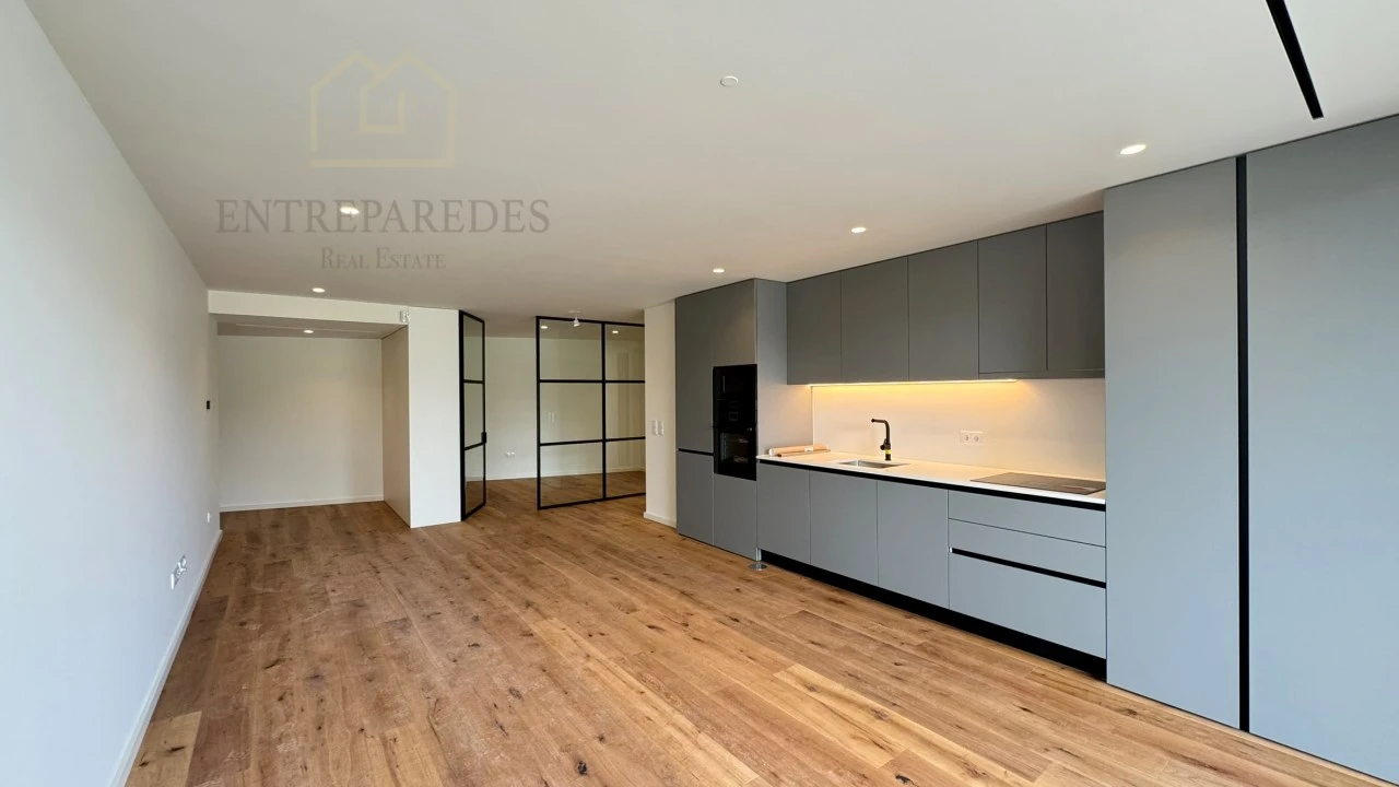 Apartamento T1 para Venda em São Felix da Marinha Foto 3