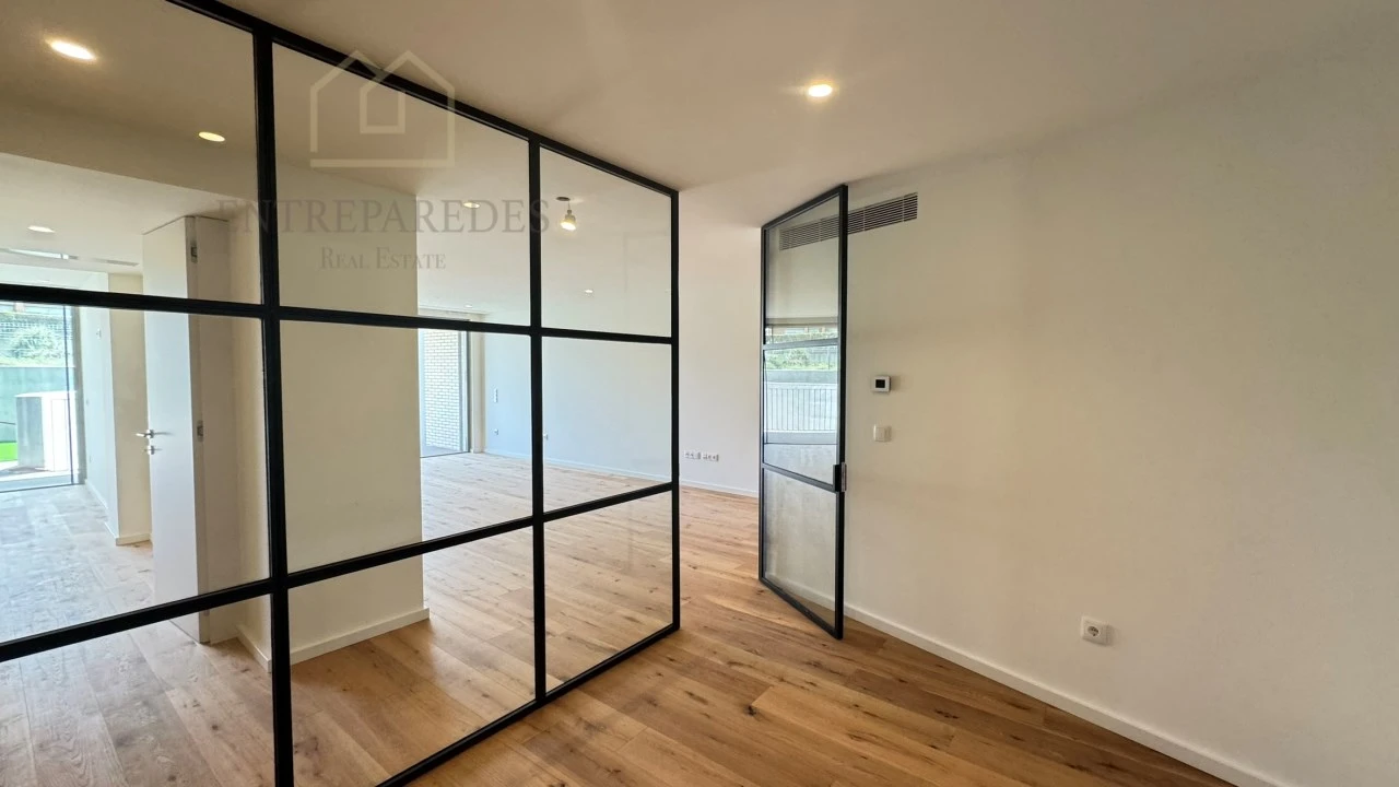Apartamento T1 para Venda em São Felix da Marinha Foto 4