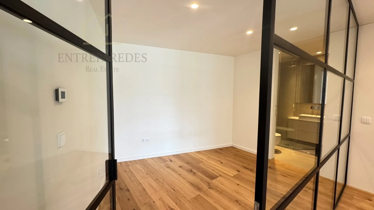 Apartamento T1 para Venda em São Felix da Marinha Foto 16