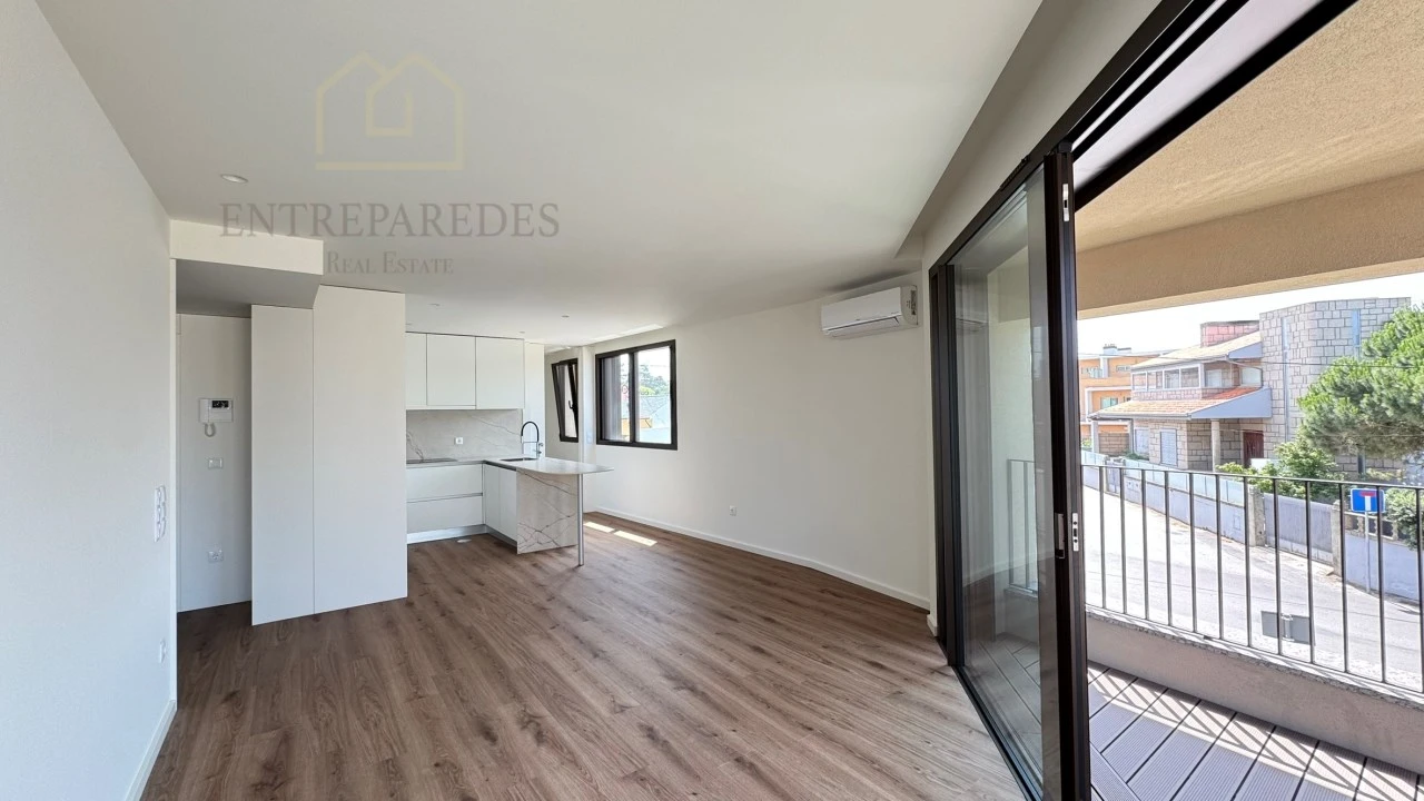 Apartamento T1 para Venda em Arcozelo Foto 6