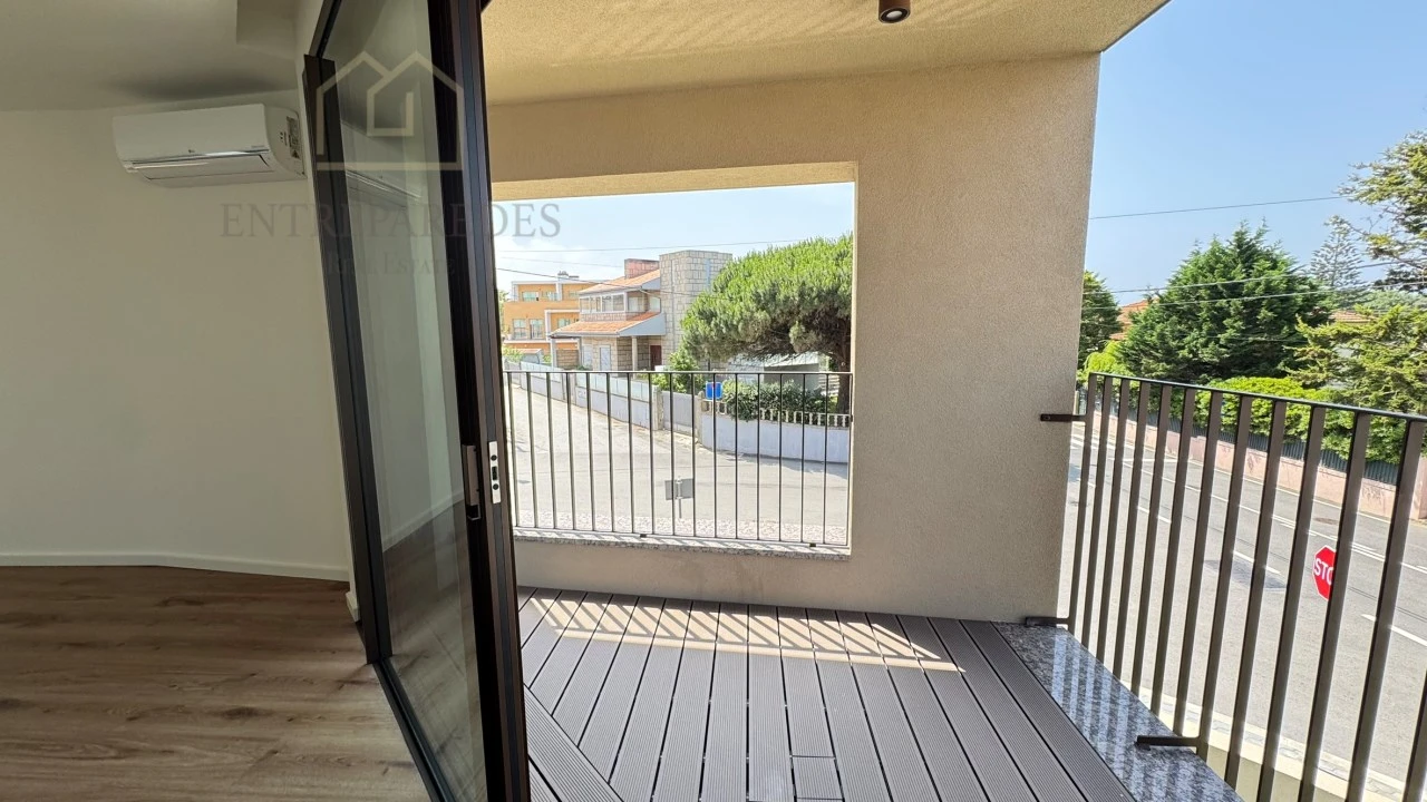 Apartamento T1 para Venda em Arcozelo Foto 7