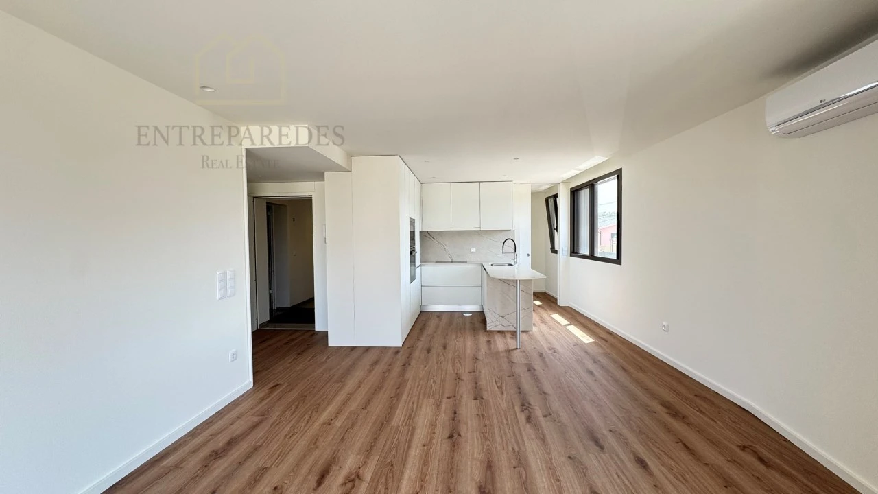 Apartamento T1 para Venda em Arcozelo Foto 8