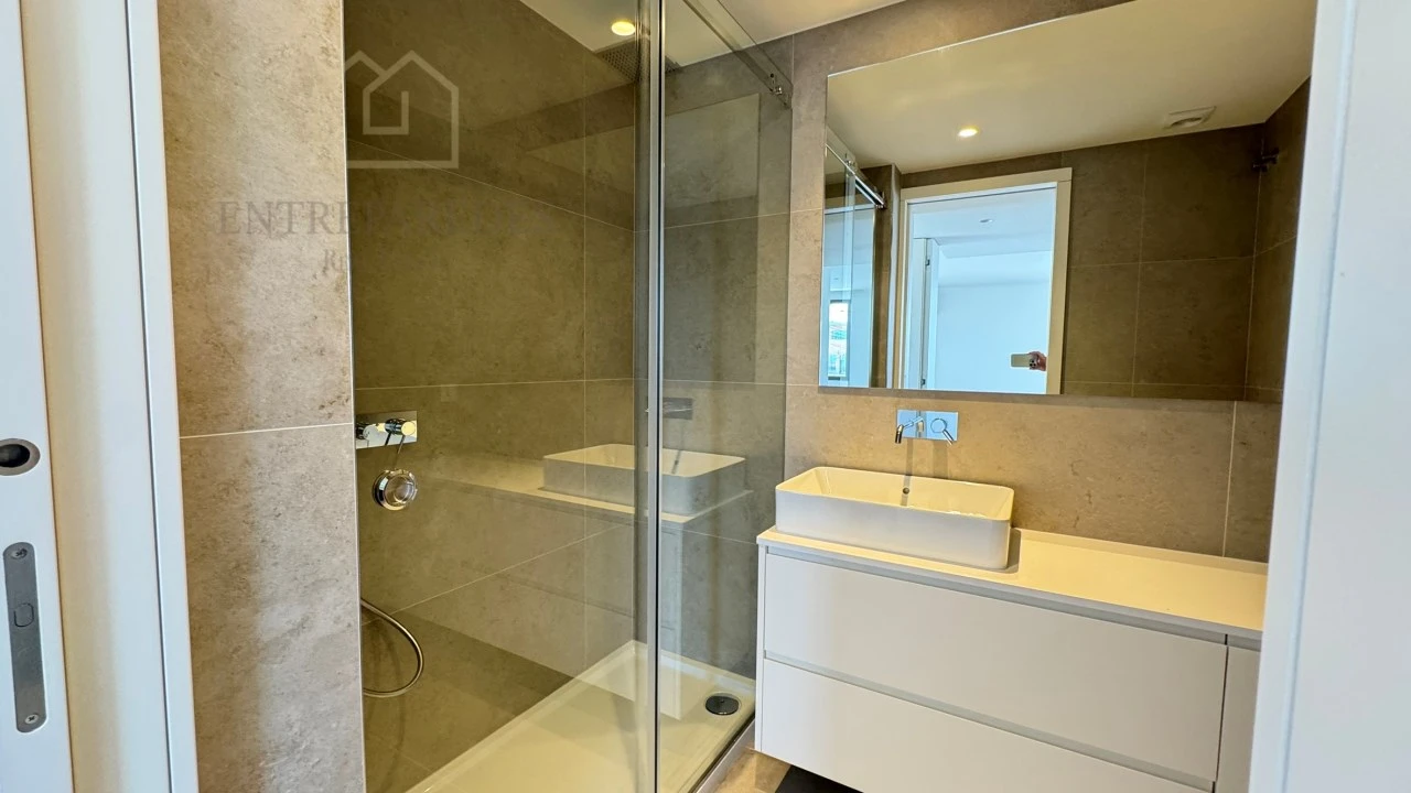 Apartamento T1 para Venda em Arcozelo Foto 19