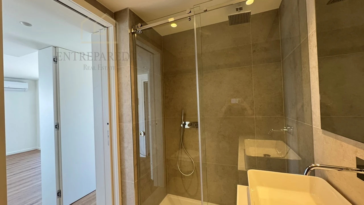 Apartamento T1 para Venda em Arcozelo Foto 21