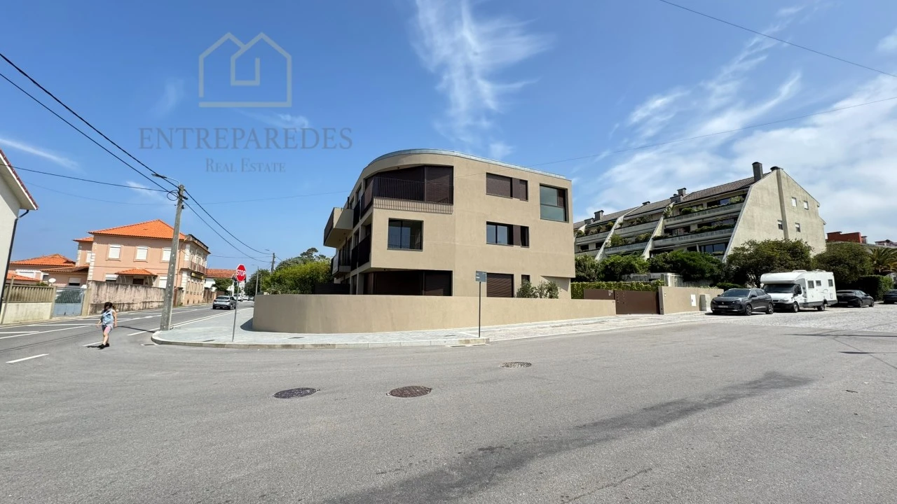 Apartamento T1 para Venda em Arcozelo Foto 22