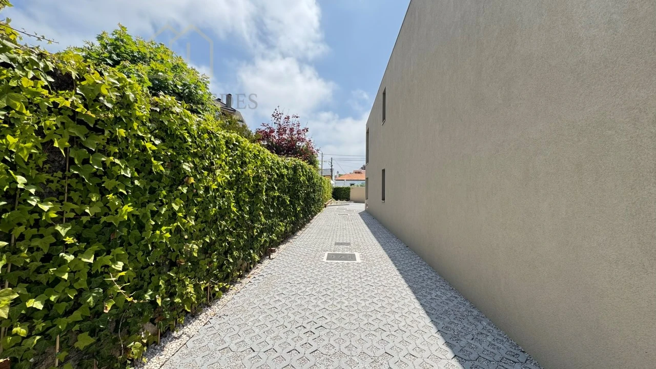 Apartamento T1 para Venda em Arcozelo Foto 34