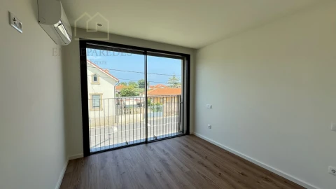 Apartamento T1 para Venda em Arcozelo