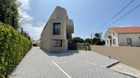 Apartamento T1 para Venda em Arcozelo