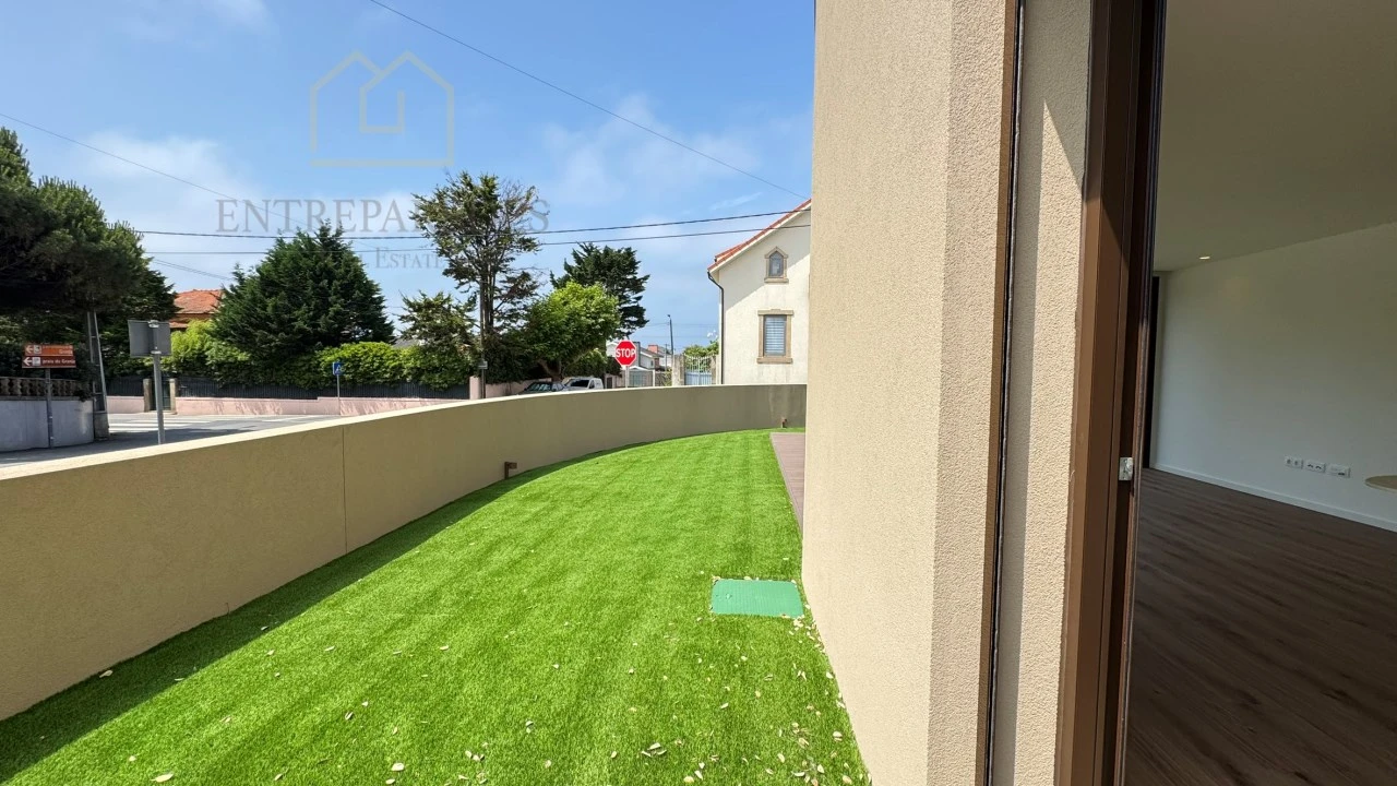 Apartamento T1 para Venda em Arcozelo Foto 10