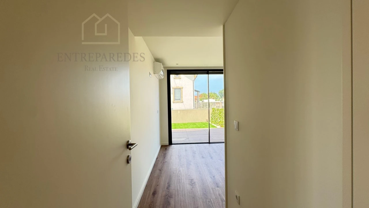 Apartamento T1 para Venda em Arcozelo Foto 15