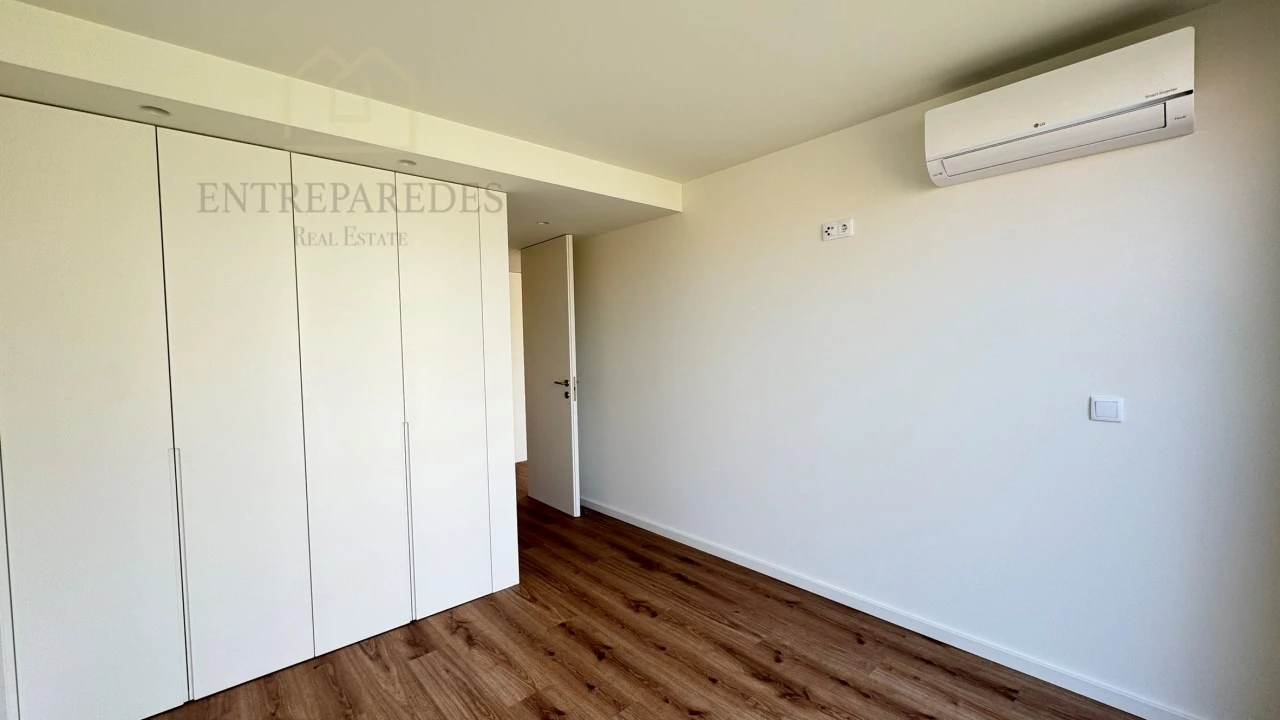 Apartamento T1 para Venda em Arcozelo Foto 18