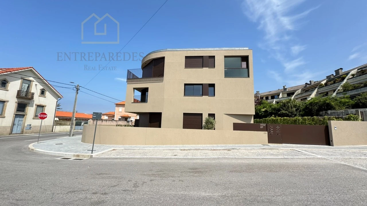 Apartamento T1 para Venda em Arcozelo Foto 23