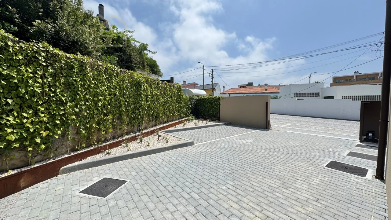 Apartamento T1 para Venda em Arcozelo Foto 31