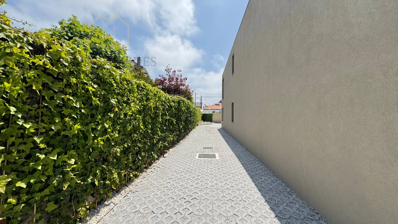 Apartamento T1 para Venda em Arcozelo Foto 35