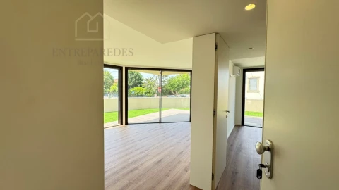 Apartamento T1 para Venda em Arcozelo