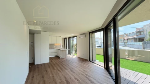 Apartamento T1 para Venda em Arcozelo