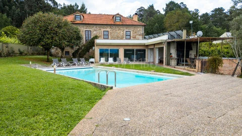 Quinta T6 para Venda em Cerdal