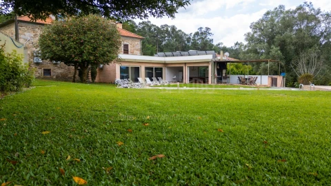 Quinta T6 para Venda em Cerdal