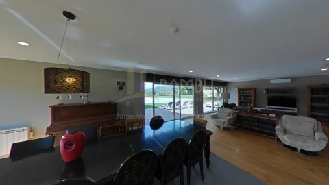 Quinta T6 para Venda em Cerdal