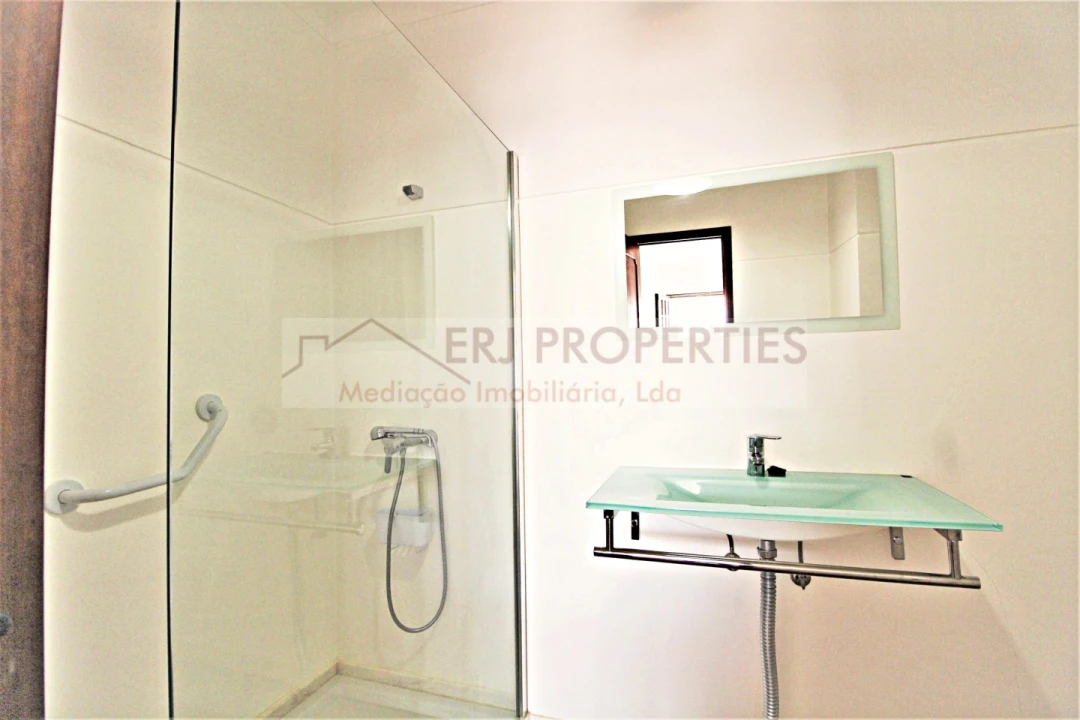Moradia T3 para Arrendamento em Altura Foto 19