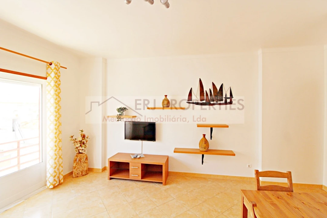 Apartamento T2 para Arrendamento em Altura Foto 2