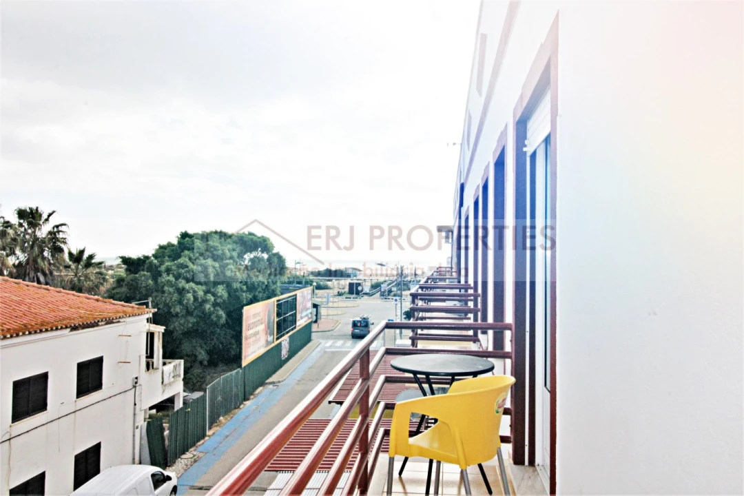 Apartamento T2 para Arrendamento em Altura Foto 3