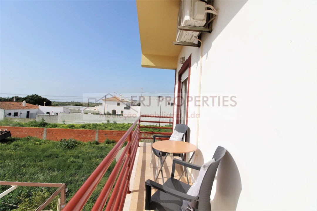 Apartamento T1 para Arrendamento em Altura Foto 5
