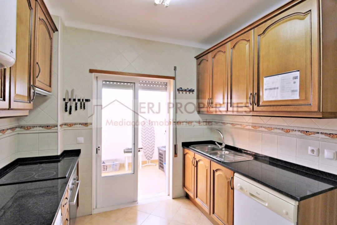 Apartamento T1 para Arrendamento em Altura Foto 9