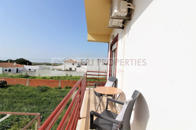 Apartamento T1 para Arrendamento em Altura Foto 5
