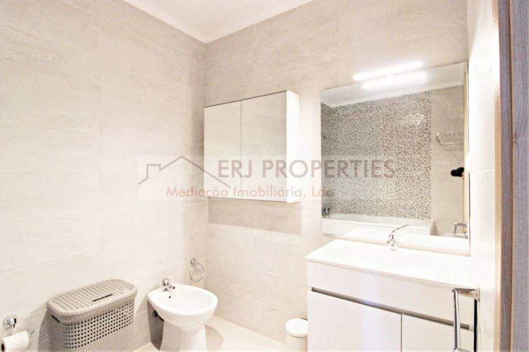 Apartamento T2 para Arrendamento em Altura Foto 13