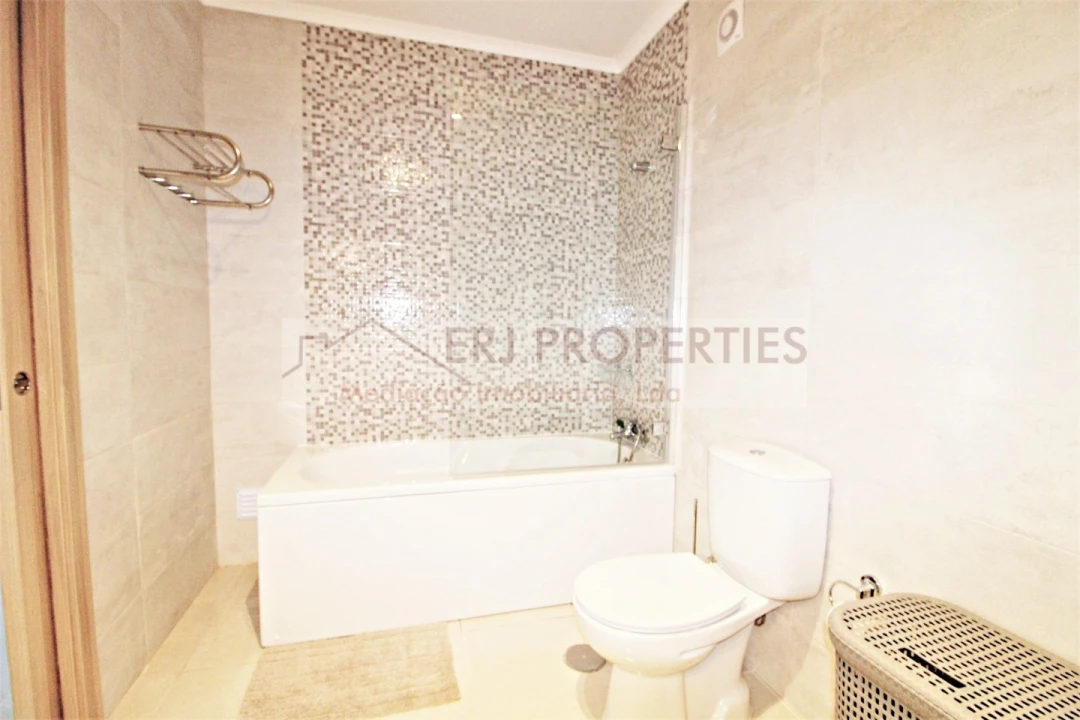 Apartamento T2 para Arrendamento em Altura Foto 14