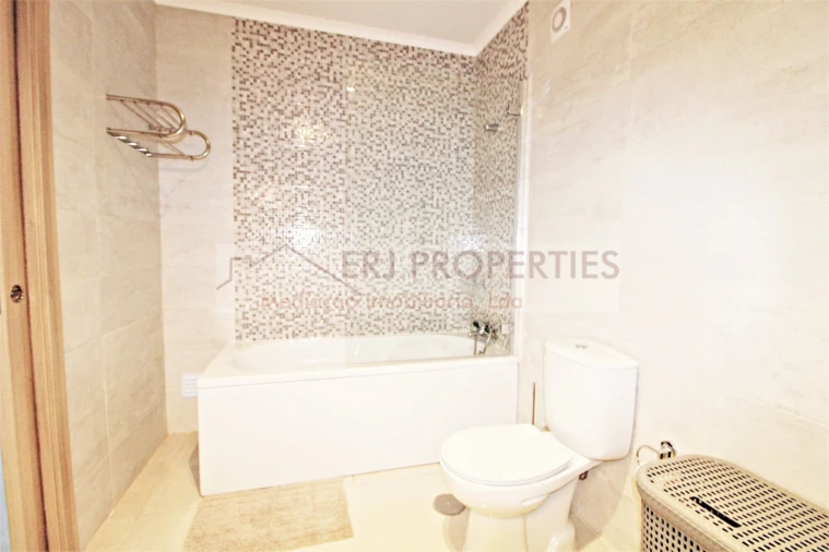 Apartamento T2 para Arrendamento em Altura Foto 14
