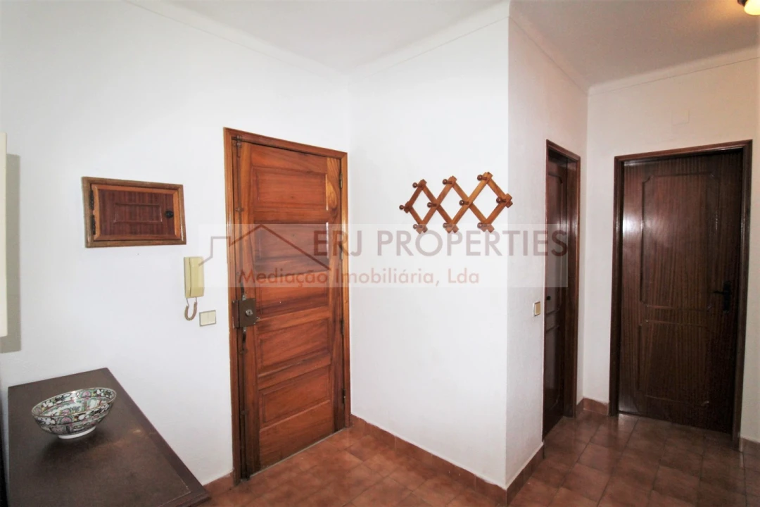 Apartamento T1 para Arrendamento em Altura Foto 6