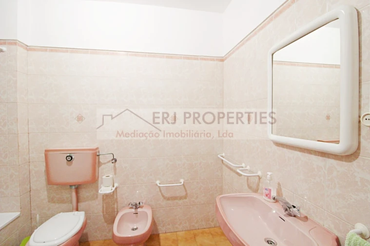 Apartamento T1 para Arrendamento em Altura Foto 11