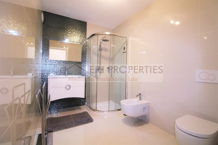 Apartamento T1 para Arrendamento em Altura Foto 10