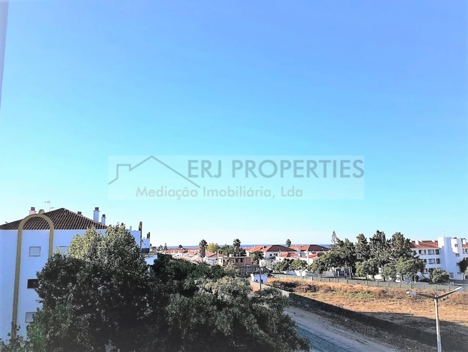 Apartamento T1 para Arrendamento em Altura Foto 1