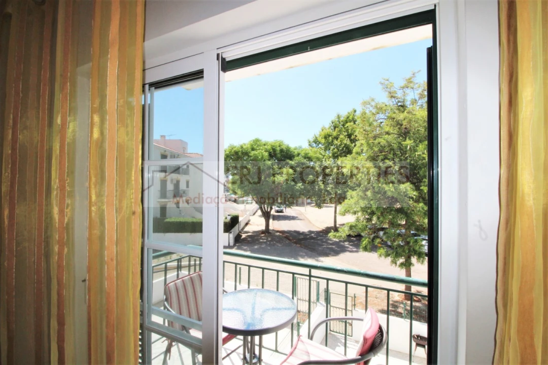 Apartamento T1 para Arrendamento em Altura Foto 3