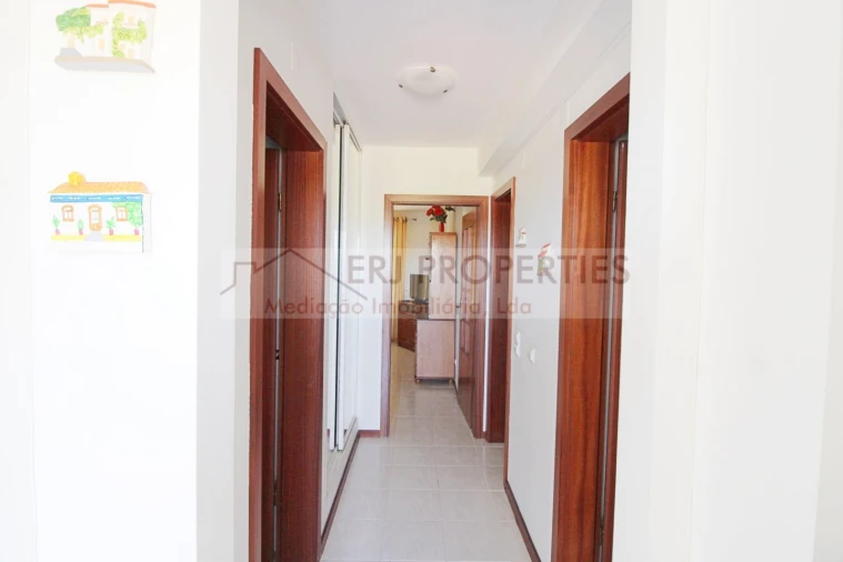 Apartamento T1 para Arrendamento em Altura Foto 6