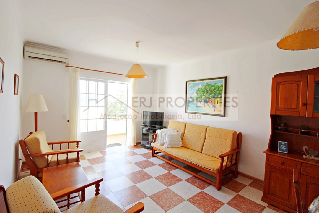 Apartamento T1 para Arrendamento em Altura Foto 2